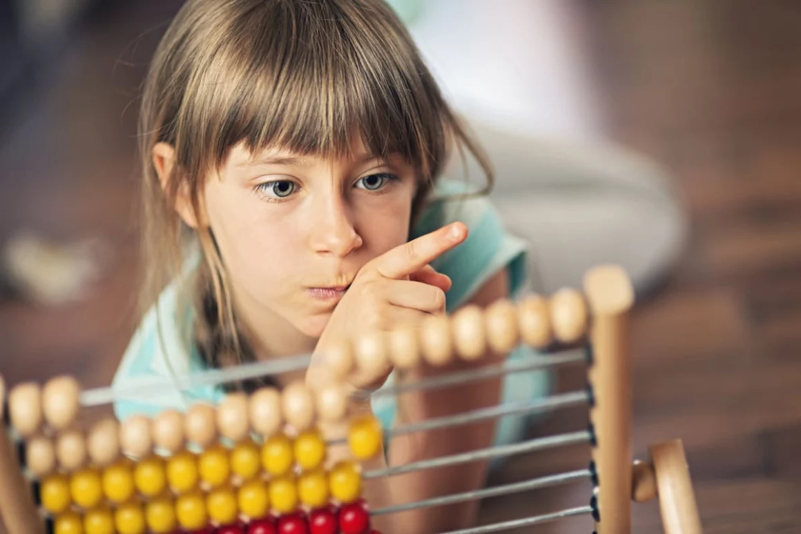 Абакус для ментальной арифметики: что это и как они развивают детей