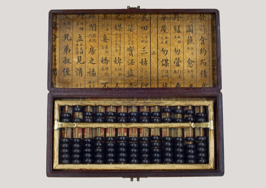 Абакус для ментальной арифметики: что это и как они развивают детей