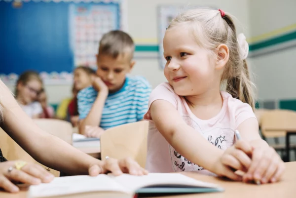 Как ребенку научиться общаться со сверстниками?